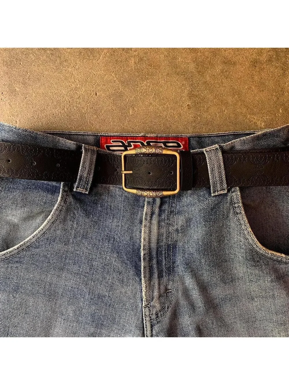 American Western Cowboy Cowgirl vintage style black belt. Gold belt buckle. 40
